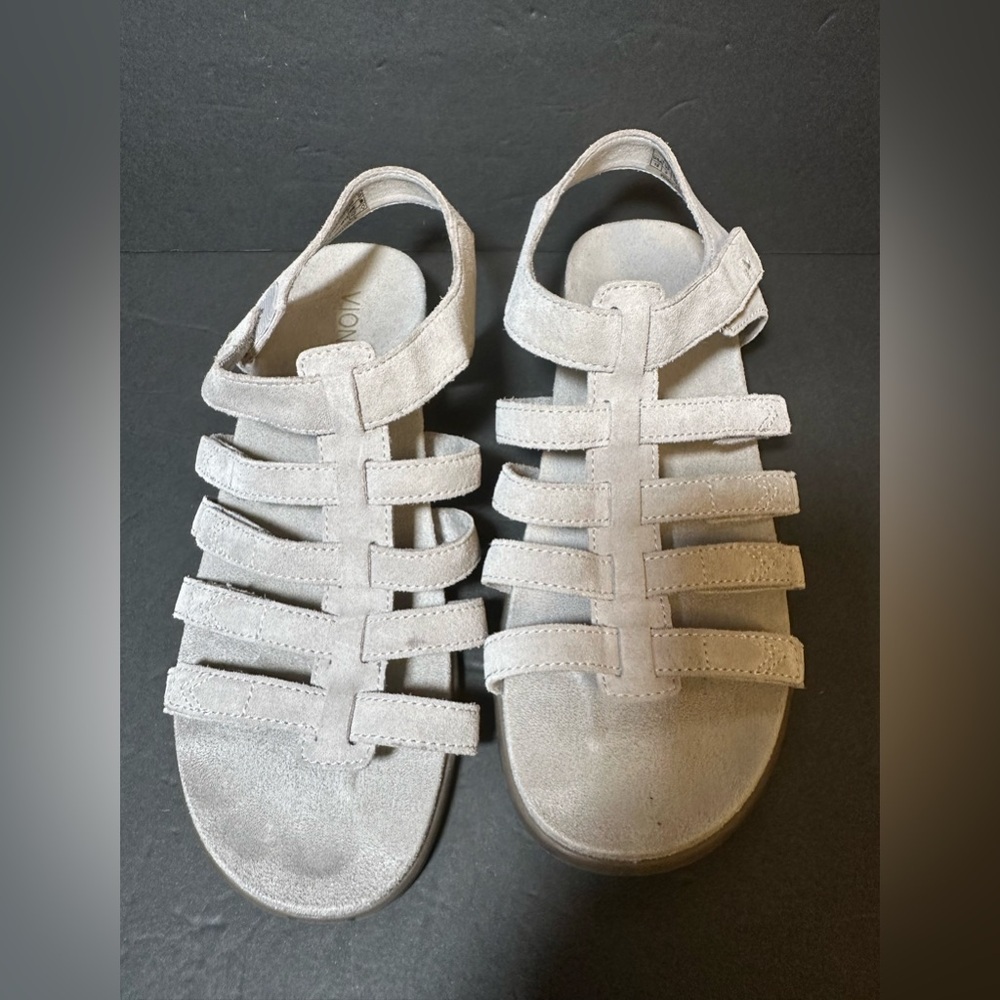 Vionic Ritta Light Grey Suede Gladiator Adjustable Strap Sandals Size 10